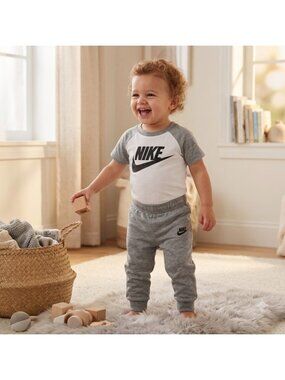 Nike Toddler 2-Piece Set With size 2 years & Jogger Pants In White & Gray